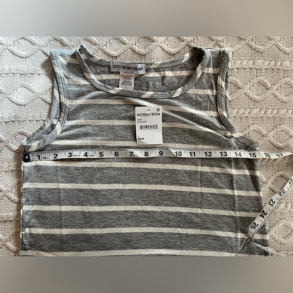 NWT Cotton Emporium Sleeveless Cropped Tank Juniors Size Large Runs Small - Picture 5 of 10